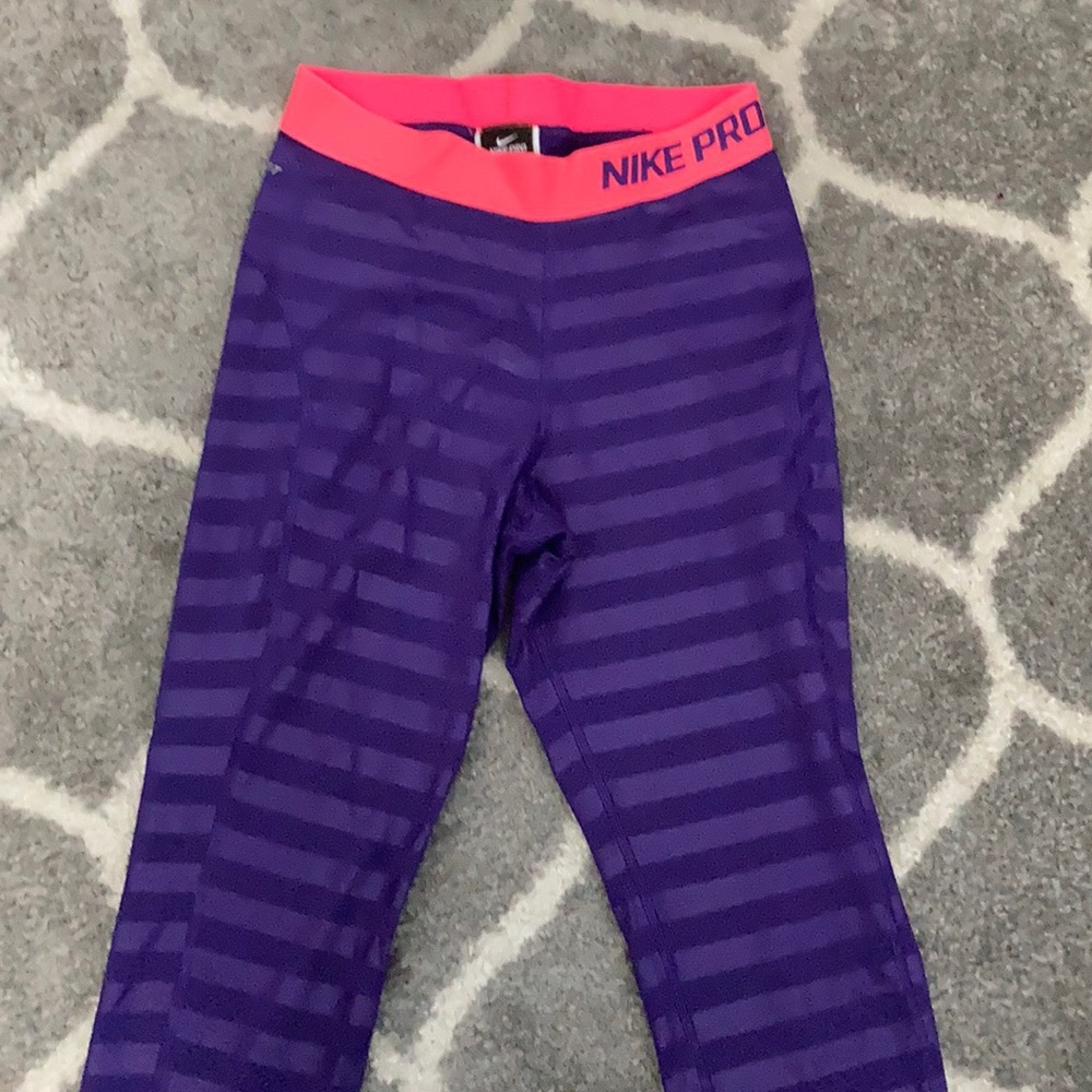Nike Pro Leggings - Picture 2 of 4